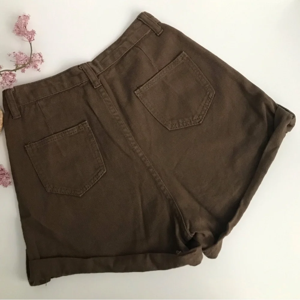 Shein High Rise Short - Picture 2 of 5